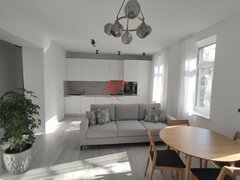 Mantuleasa, vanzare garsoniera renovata 2025, in vila